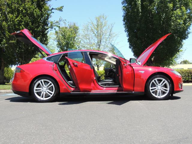 2014 Tesla Model S 85 / Leather / Heated seats / Panorama Roof / Navi - Photo 30 - Portland, OR 97217