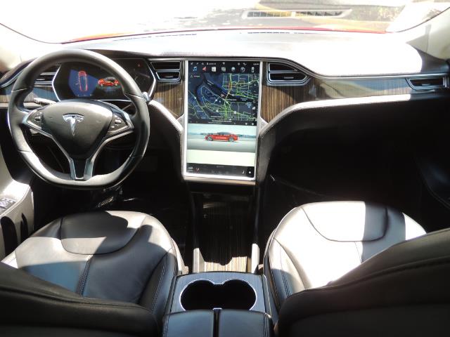 2014 Tesla Model S 85 / Leather / Heated seats / Panorama Roof / Navi - Photo 18 - Portland, OR 97217