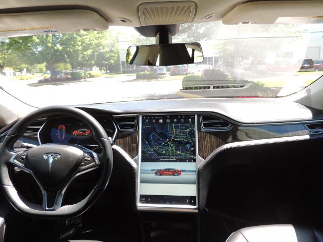 2014 Tesla Model S 85 / Leather / Heated seats / Panorama Roof / Navi - Photo 17 - Portland, OR 97217