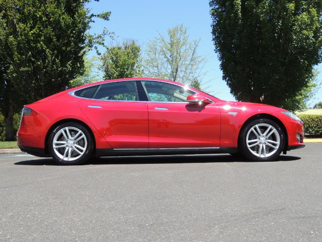 2014 Tesla Model S 85 / Leather / Heated seats / Panorama Roof / Navi - Photo 4 - Portland, OR 97217