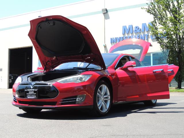 2014 Tesla Model S 85 / Leather / Heated seats / Panorama Roof / Navi - Photo 25 - Portland, OR 97217