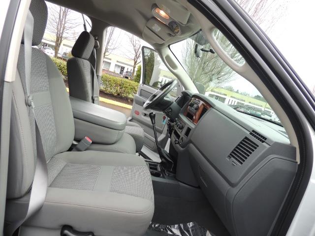 2006 Dodge Ram 3500 SLT 4dr Mega Cab / 4X4 / 5.9L DIESEL / 6-SPEED - Photo 17 - Portland, OR 97217