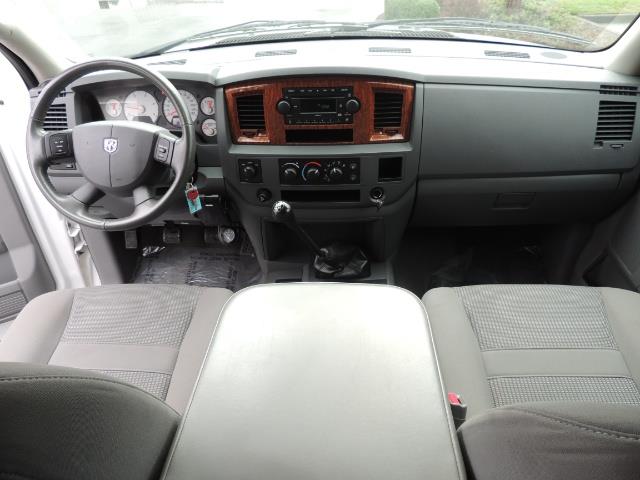 2006 Dodge Ram 3500 SLT 4dr Mega Cab / 4X4 / 5.9L DIESEL / 6-SPEED - Photo 38 - Portland, OR 97217