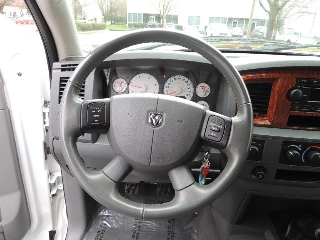 2006 Dodge Ram 3500 SLT 4dr Mega Cab / 4X4 / 5.9L DIESEL / 6-SPEED - Photo 21 - Portland, OR 97217