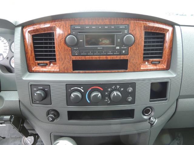 2006 Dodge Ram 3500 SLT 4dr Mega Cab / 4X4 / 5.9L DIESEL / 6-SPEED - Photo 37 - Portland, OR 97217
