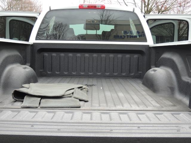 2006 Dodge Ram 3500 SLT 4dr Mega Cab / 4X4 / 5.9L DIESEL / 6-SPEED - Photo 28 - Portland, OR 97217