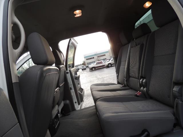 2007 Dodge Ram 3500 DUALLY 4X4 Mega Cab / 5.9 DIESEL / 6-Speed LIFTED - Photo 15 - Portland, OR 97217