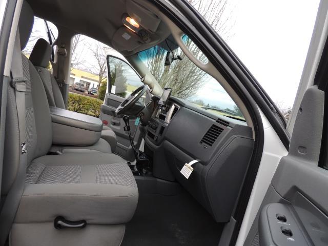 2007 Dodge Ram 3500 DUALLY 4X4 Mega Cab / 5.9 DIESEL / 6-Speed LIFTED - Photo 17 - Portland, OR 97217