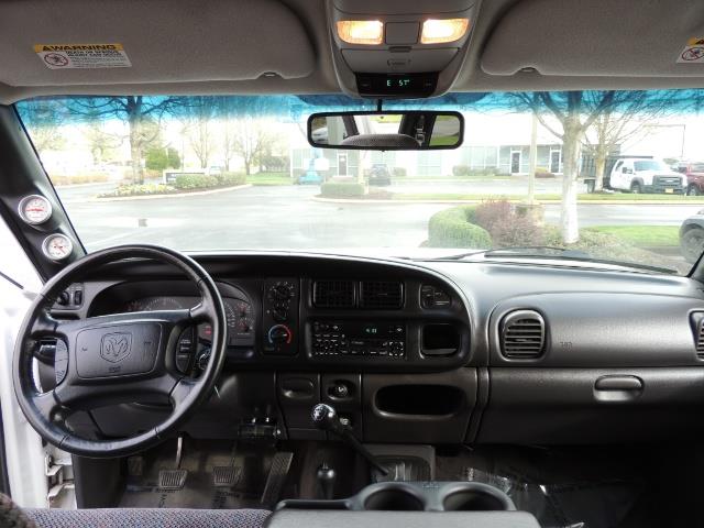 2002 Dodge Ram 2500 SLT Plus 4dr / 4X4 / 5.9L DIESEL HIGHOUTPUT/ 6-SPD - Photo 35 - Portland, OR 97217