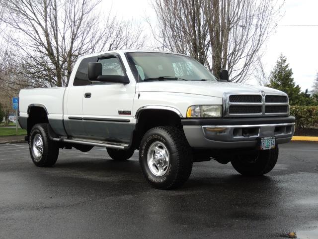 2002 Dodge Ram 2500 SLT Plus 4dr / 4X4 / 5.9L DIESEL HIGHOUTPUT/ 6-SPD - Photo 2 - Portland, OR 97217