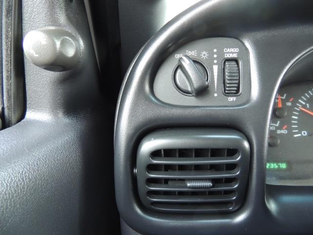 2002 Dodge Ram 2500 SLT Plus 4dr / 4X4 / 5.9L DIESEL HIGHOUTPUT/ 6-SPD - Photo 42 - Portland, OR 97217