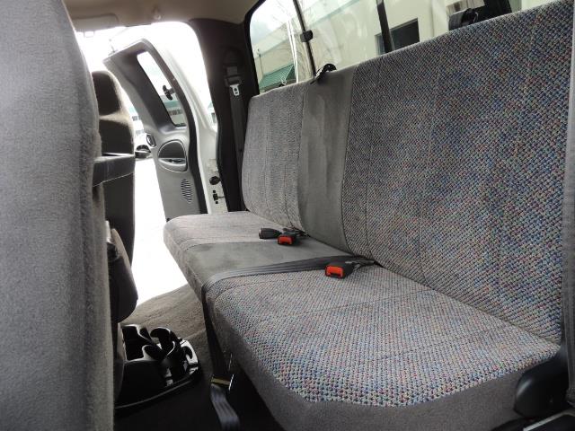 2002 Dodge Ram 2500 SLT Plus 4dr / 4X4 / 5.9L DIESEL HIGHOUTPUT/ 6-SPD - Photo 15 - Portland, OR 97217