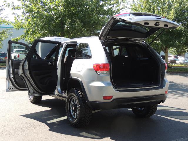 2015 Jeep Grand Cherokee Laredo / 4WD / 18K miles / LIFTED LIFTED - Photo 27 - Portland, OR 97217