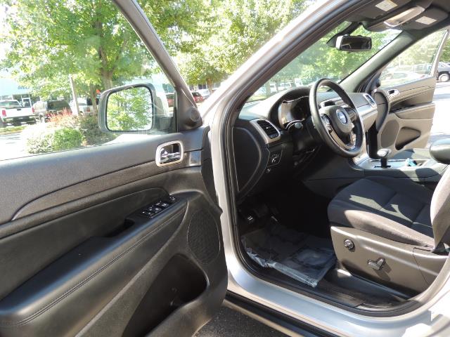 2015 Jeep Grand Cherokee Laredo / 4WD / 18K miles / LIFTED LIFTED - Photo 13 - Portland, OR 97217