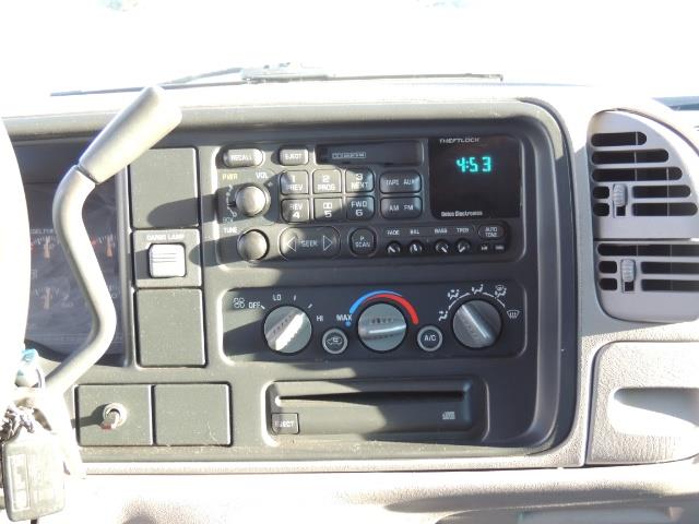 1995 GMC Sierra 3500 4X4 DUALLY / Long Bed / TURBO DIESEL / 122K MIles - Photo 20 - Portland, OR 97217