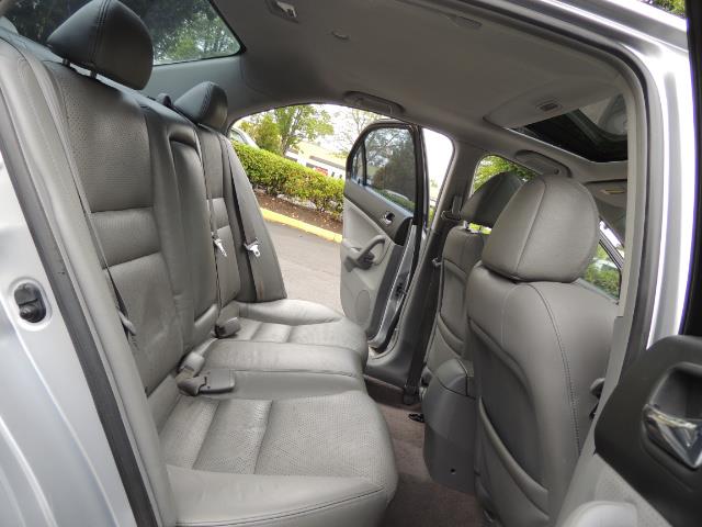 2004 Acura TSX w/Navi / Leather / Heated seats / Sunroof - Photo 16 - Portland, OR 97217