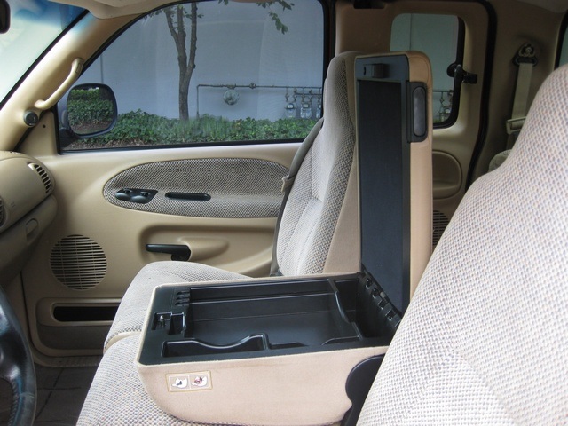 2001 Dodge Ram 3500 SLT Plus/5.9L Turbo Diesel/4X4/DUALLY - Photo 32 - Portland, OR 97217