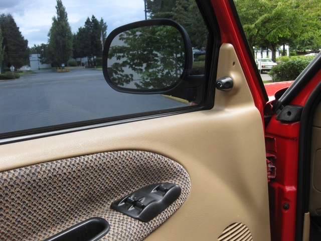 2001 Dodge Ram 3500 SLT Plus/5.9L Turbo Diesel/4X4/DUALLY - Photo 20 - Portland, OR 97217