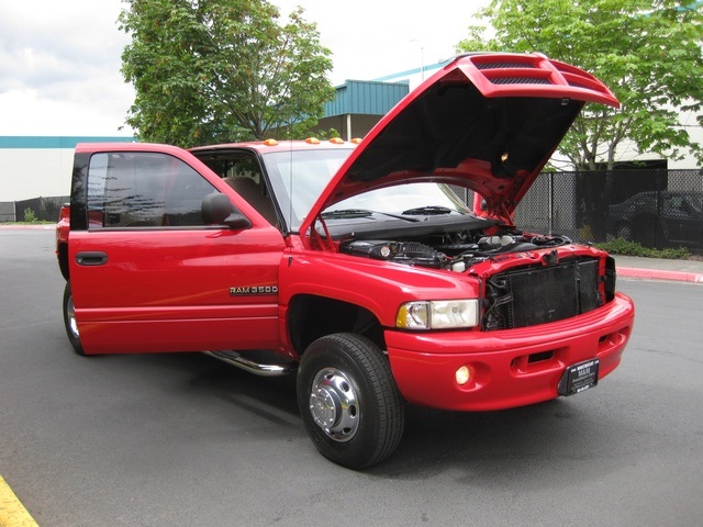 2001 Dodge Ram 3500 SLT Plus/5.9L Turbo Diesel/4X4/DUALLY - Photo 16 - Portland, OR 97217