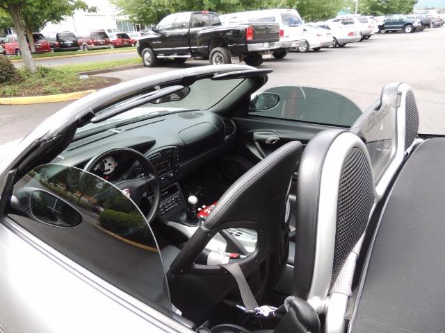 2001 Porsche Boxster Convertible / 5-SPEED MANUAL / LOW MILES - Photo 23 - Portland, OR 97217