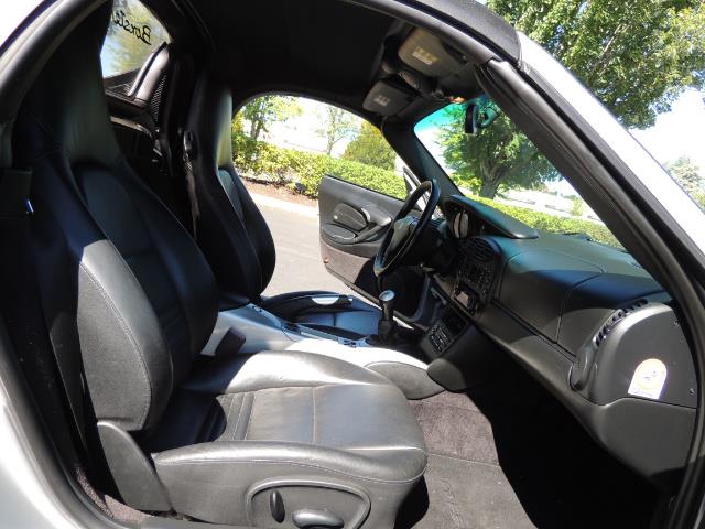 2001 Porsche Boxster Convertible / 5-SPEED MANUAL / LOW MILES - Photo 15 - Portland, OR 97217