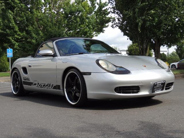 2001 Porsche Boxster Convertible / 5-SPEED MANUAL / LOW MILES - Photo 2 - Portland, OR 97217