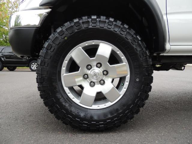 2003 Toyota Tacoma SR5 V6 / 4X4 /TRD OFF RD REAR DIFF LOCKS / LIFTED - Photo 41 - Portland, OR 97217