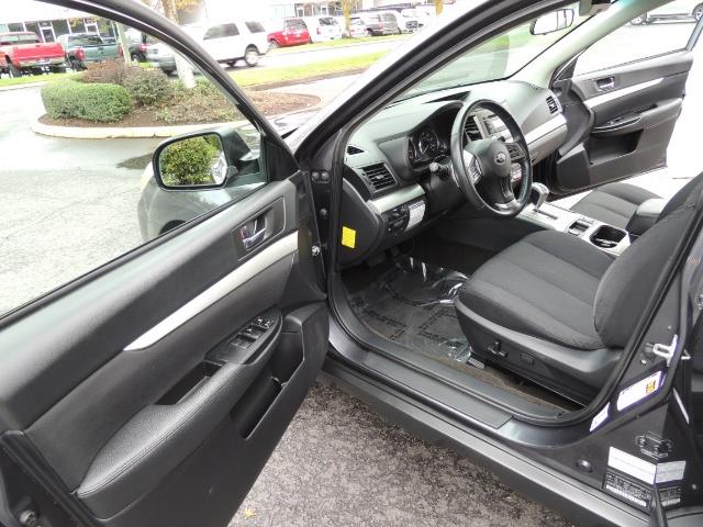 2012 Subaru Outback 2.5i Premium Wagon / ALL WHEEL DRIVE / LOW MILES - Photo 13 - Portland, OR 97217