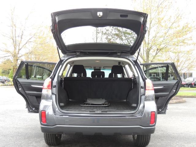 2012 Subaru Outback 2.5i Premium Wagon / ALL WHEEL DRIVE / LOW MILES - Photo 33 - Portland, OR 97217