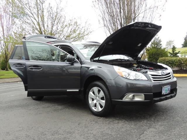 2012 Subaru Outback 2.5i Premium Wagon / ALL WHEEL DRIVE / LOW MILES - Photo 35 - Portland, OR 97217