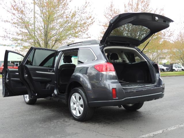 2012 Subaru Outback 2.5i Premium Wagon / ALL WHEEL DRIVE / LOW MILES - Photo 32 - Portland, OR 97217
