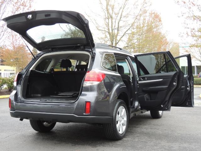 2012 Subaru Outback 2.5i Premium Wagon / ALL WHEEL DRIVE / LOW MILES - Photo 34 - Portland, OR 97217