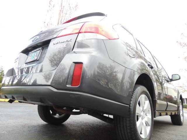 2012 Subaru Outback 2.5i Premium Wagon / ALL WHEEL DRIVE / LOW MILES - Photo 12 - Portland, OR 97217