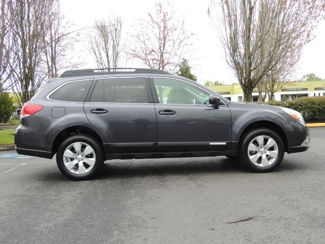 2012 Subaru Outback 2.5i Premium Wagon / ALL WHEEL DRIVE / LOW MILES - Photo 4 - Portland, OR 97217