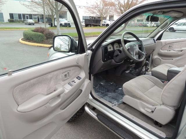 2003 Toyota Tacoma V6 2dr Xtracab / 4X4 / 3.4L / 5-SPEED / LIFTED - Photo 13 - Portland, OR 97217