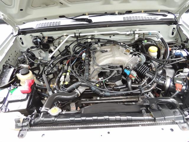 2001 Nissan Frontier XE 4-dr / OFF ROAD 4X4 / Crew Cab / V6 / Automatic - Photo 38 - Portland, OR 97217