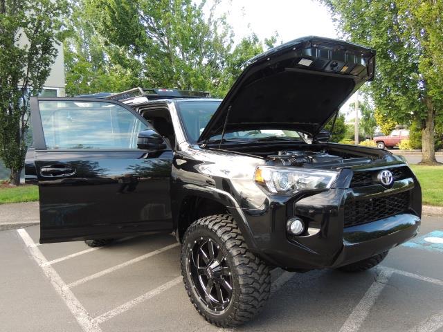 2016 Toyota 4Runner 4WD / V6 / 3RD SEAT / FACTORY WARRANTY / LIFTED !! - Photo 29 - Portland, OR 97217