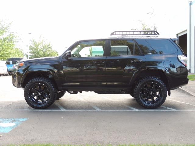 2016 Toyota 4Runner 4WD / V6 / 3RD SEAT / FACTORY WARRANTY / LIFTED !! - Photo 3 - Portland, OR 97217