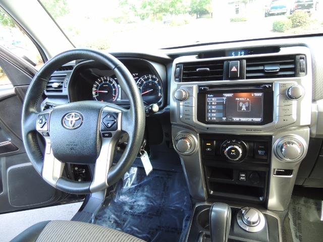 2016 Toyota 4Runner 4WD / V6 / 3RD SEAT / FACTORY WARRANTY / LIFTED !! - Photo 20 - Portland, OR 97217