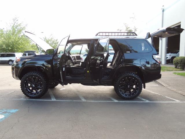 2016 Toyota 4Runner 4WD / V6 / 3RD SEAT / FACTORY WARRANTY / LIFTED !! - Photo 22 - Portland, OR 97217