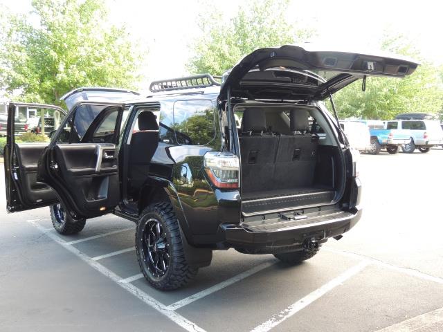 2016 Toyota 4Runner 4WD / V6 / 3RD SEAT / FACTORY WARRANTY / LIFTED !! - Photo 26 - Portland, OR 97217