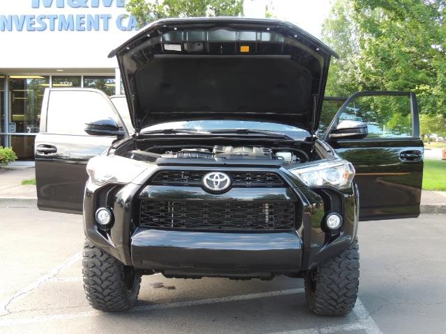 2016 Toyota 4Runner 4WD / V6 / 3RD SEAT / FACTORY WARRANTY / LIFTED !! - Photo 30 - Portland, OR 97217