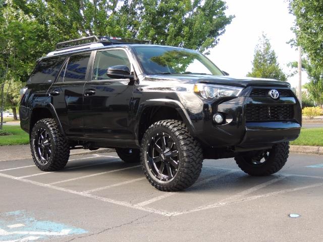 2016 Toyota 4Runner 4WD / V6 / 3RD SEAT / FACTORY WARRANTY / LIFTED !! - Photo 2 - Portland, OR 97217