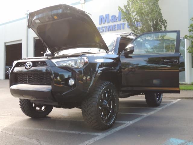 2016 Toyota 4Runner 4WD / V6 / 3RD SEAT / FACTORY WARRANTY / LIFTED !! - Photo 32 - Portland, OR 97217