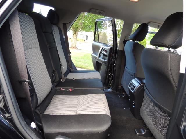 2016 Toyota 4Runner 4WD / V6 / 3RD SEAT / FACTORY WARRANTY / LIFTED !! - Photo 17 - Portland, OR 97217