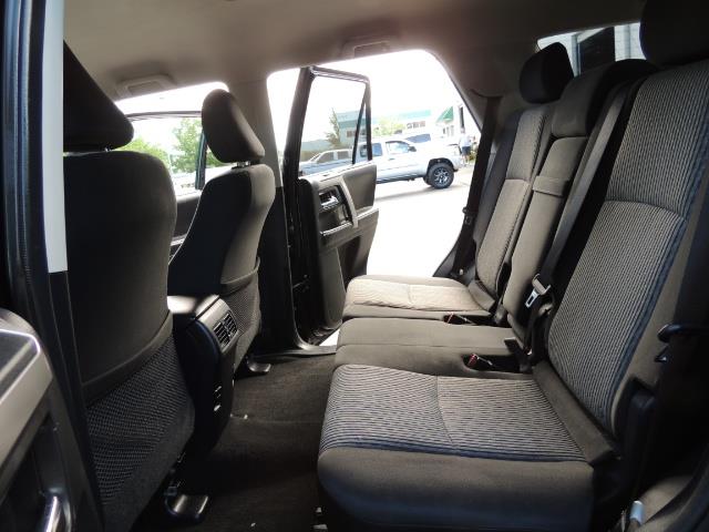 2016 Toyota 4Runner 4WD / V6 / 3RD SEAT / FACTORY WARRANTY / LIFTED !! - Photo 14 - Portland, OR 97217
