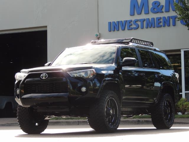 2016 Toyota 4Runner 4WD / V6 / 3RD SEAT / FACTORY WARRANTY / LIFTED !! - Photo 1 - Portland, OR 97217