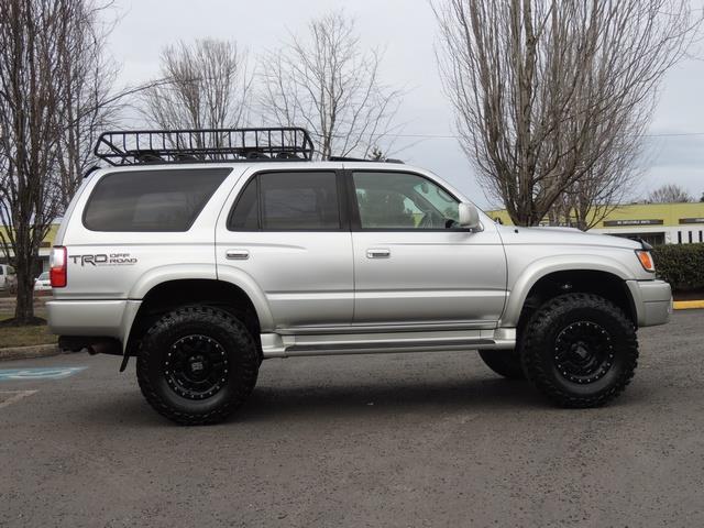 2001 Toyota 4Runner SPORT SR5 / 4X4 / Sunroof / LIFTED LIFTED - Photo 4 - Portland, OR 97217