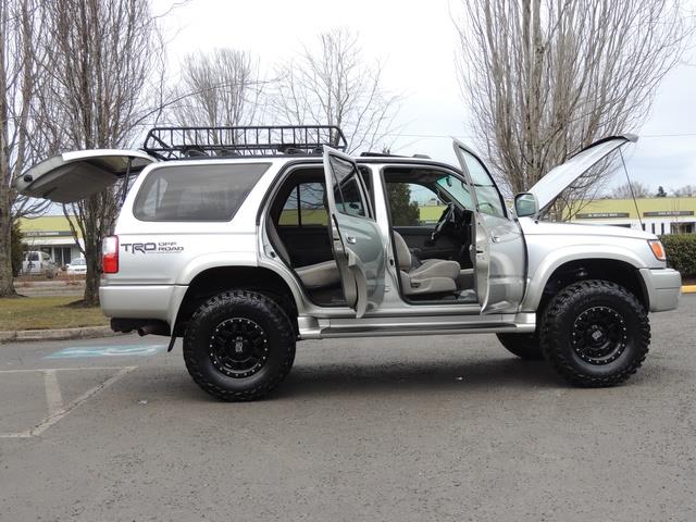 2001 Toyota 4Runner SPORT SR5 / 4X4 / Sunroof / LIFTED LIFTED - Photo 29 - Portland, OR 97217