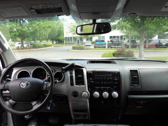 2007 Toyota Tundra 4X4 5.7L Double Cab / Long Bed / 1-Owner / LIFTED - Photo 34 - Portland, OR 97217
